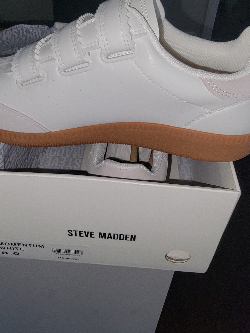Brand New Easy Wear Steve Madden White Leather Sneaker with Gum Sole